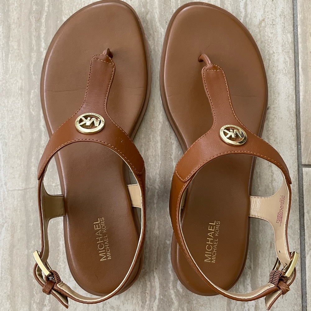 Michael Kors MK Tan Gold Leather Thong Sandals Size 7.5